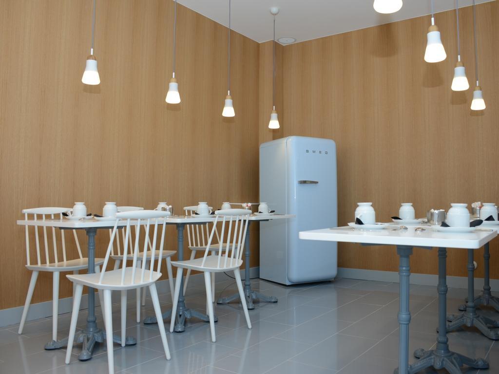Hotel Le Lapin Blanc Париж Екстериор снимка