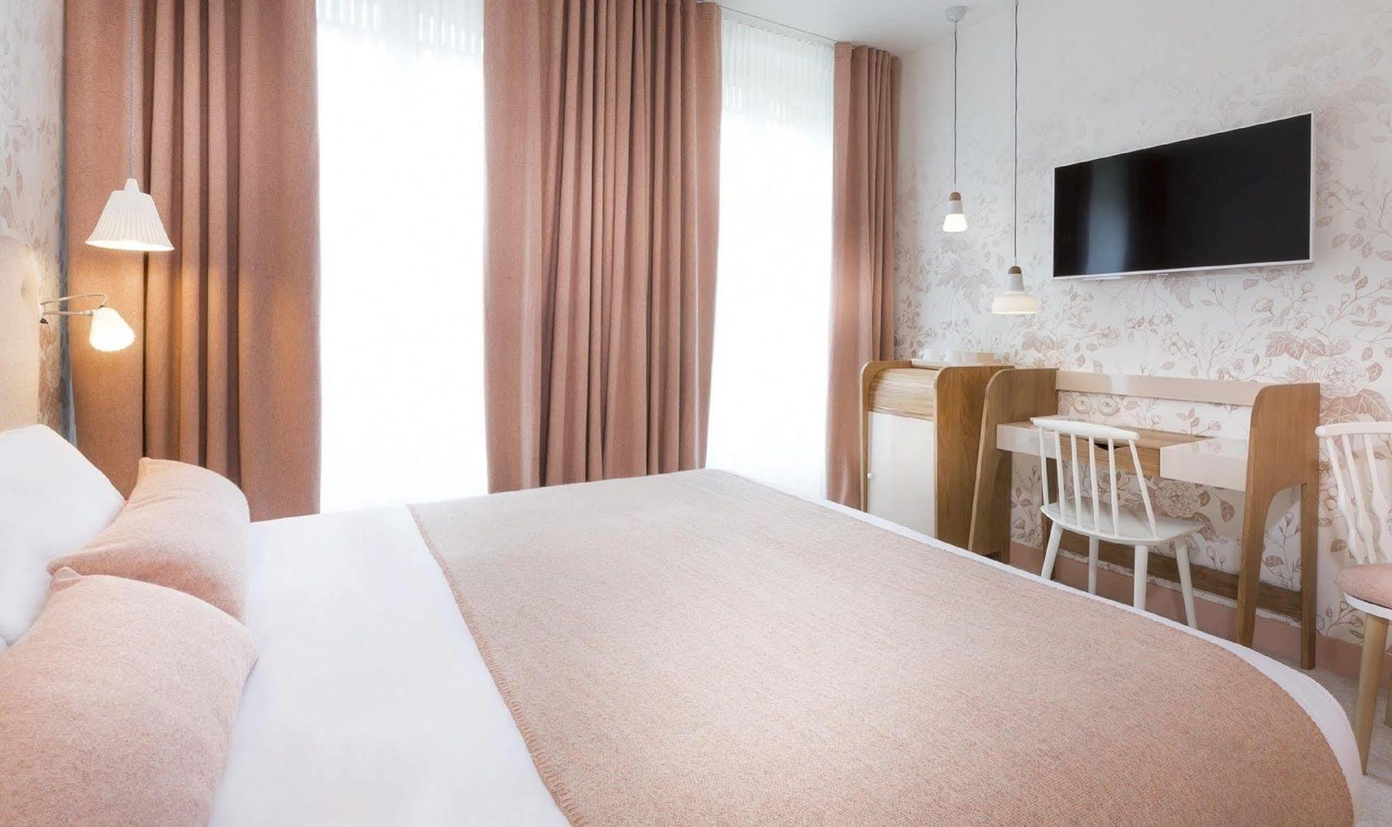 Hotel Le Lapin Blanc Париж Екстериор снимка