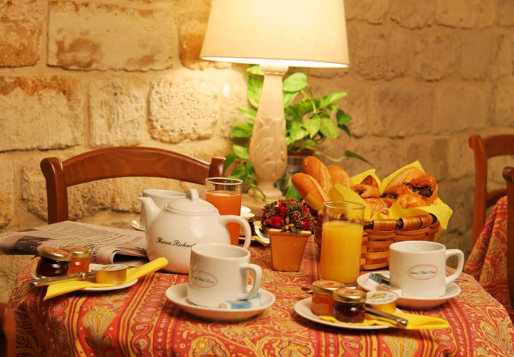 Hotel Le Lapin Blanc Париж Екстериор снимка